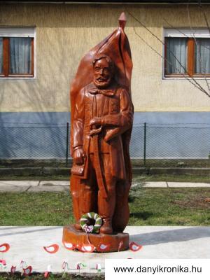 Kossuth szobor Kállón